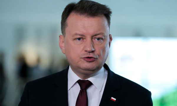 Tusk przed Trybunałem Stanu? Ostrzeżenie Błaszczaka: w razie „bezprawnych kredytów”