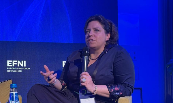 NEWS FIN 48 Tyrowicz ponawia nacisk na znaczną zwyżkę procentów. Większość Rady Polityki…