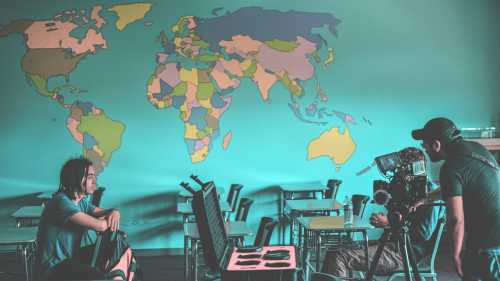 Dlaczego dziennikarstwo szkolne uczy manipulacji, a nie pisania