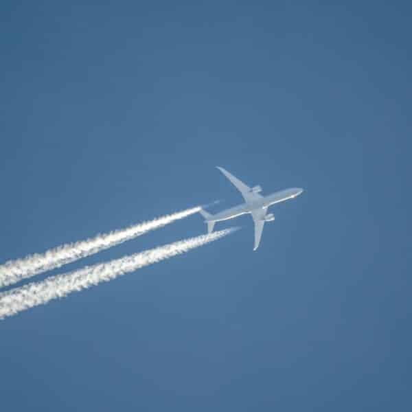 Niedobory paliwa na europejskich lotniskach. Włochy wprowadzają limity, ryzyko dotyka&hellip;