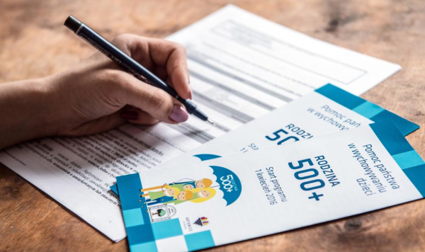 Dziesięć lat z 500 plus. Kosztowne, nieskuteczne i deprawujące.