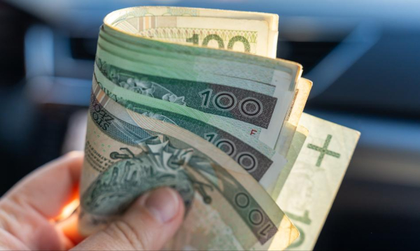 Zdobądź 700 zł nagrody za rachunek w Banku Santander. Łatwe zasady i miesięczna wypłata. 3 Do 700 zł premii za konto w Santander Banku. Proste warunki i wypłata co miesiąc