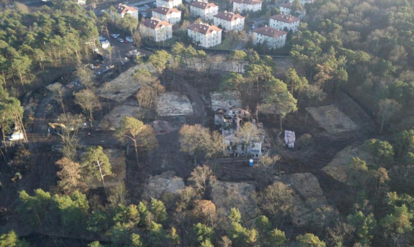 Arche’s Otwock Project Sparks Debate.