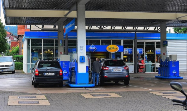 Jazda w ciągu pięciu lat zdrożała o prawie 1/3. &amp;quot;Auto staje się luksusem&amp;quot;.