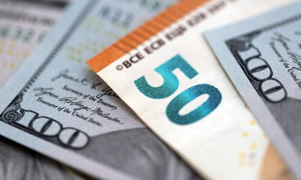 Euro napotyka bariery techniczne. Banki centralne interweniują.