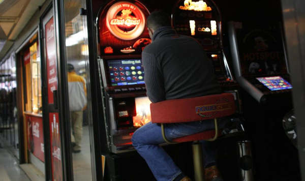 Licytacja blisko 9 tys. automatów do gier przez sąd. Przechowywanie generowało gigantyczne&hellip;