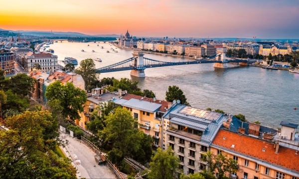 NEWS FIN 20 Węgierski skandal? Przedwyborcza prywatyzacja majątku publicznego na ogromną skalę.