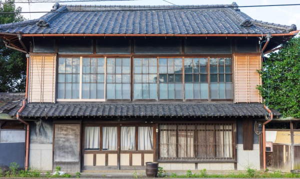 Czy tsunami pustych domów zaleje Japonię?