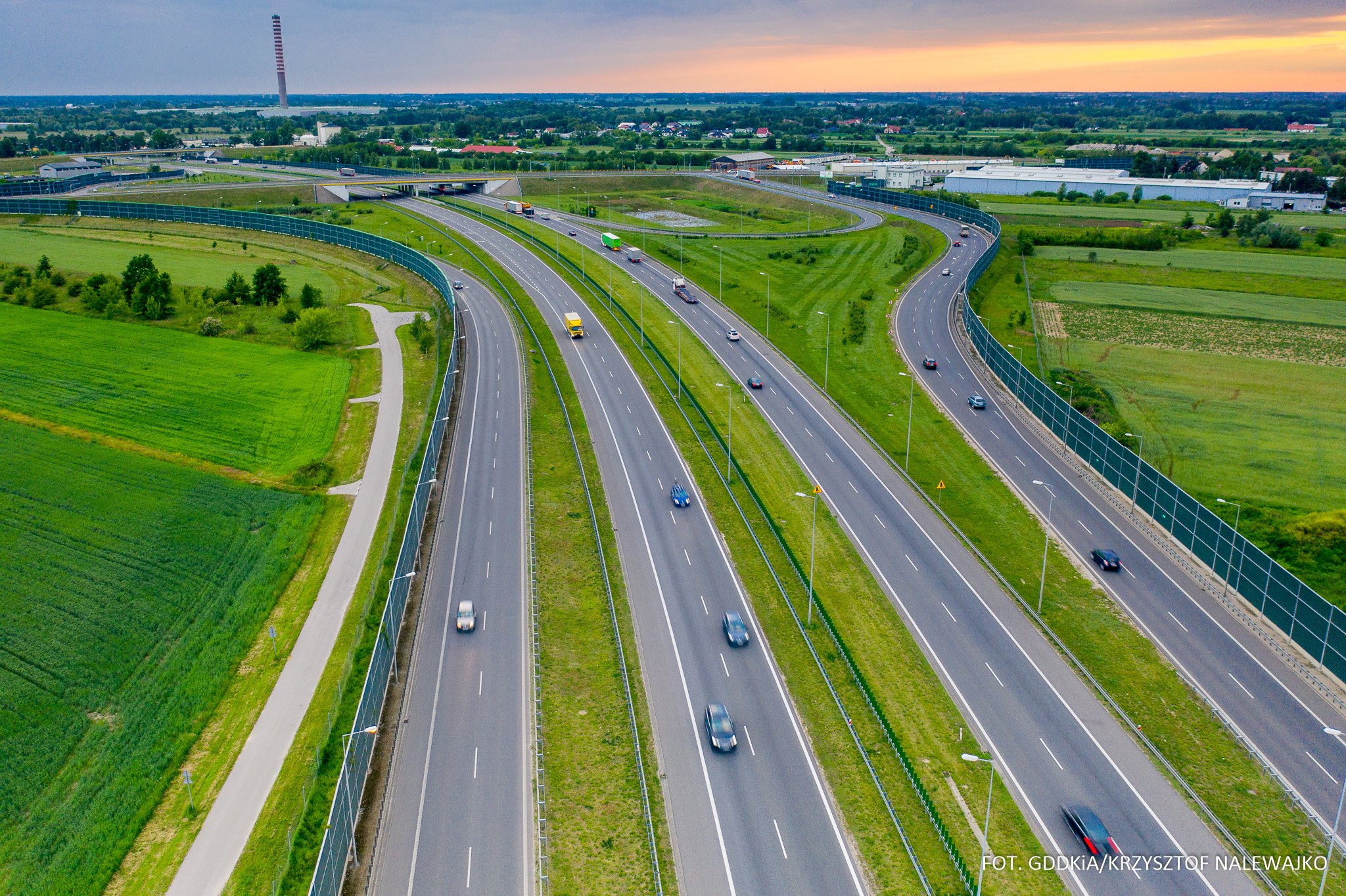 Gigantyczne nakłady i 200 milionów sesji ładowania do roku 2030. 6