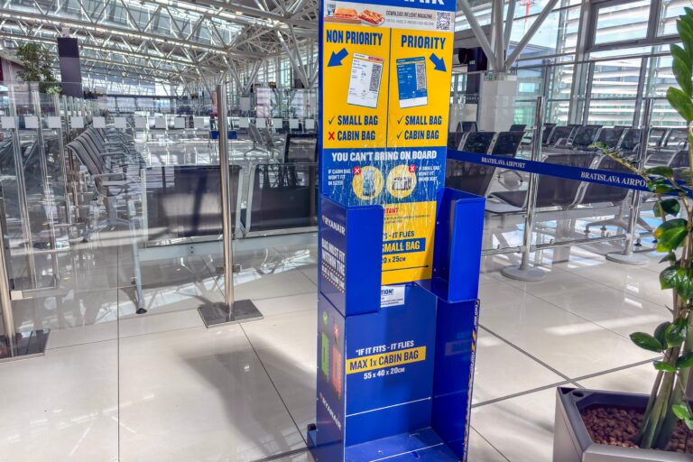 Ryanair ponownie zaostrza wymogi dotyczące bagażu podręcznego. Dodatkowa opłata może sięgnąć nawet 370 złotych. Ryanair ponownie zaostrza wymogi dotyczące bagażu podręcznego. Dodatkowa opłata może sięgnąć nawet 370 złotych.
