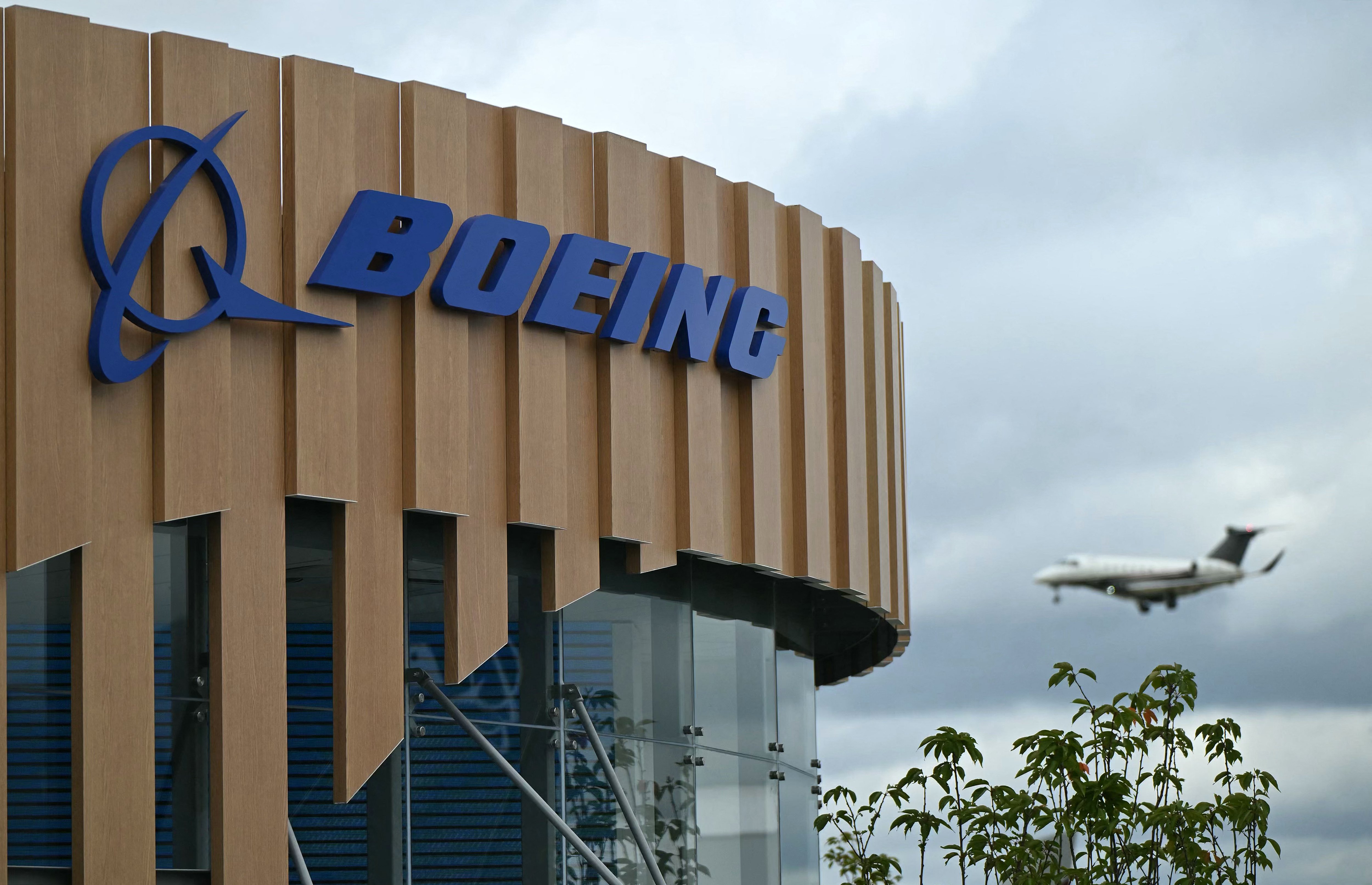 Polski przewoźnik LOT poniósł porażkę w sporze z Boeingiem dotyczącym samolotów B737 MAX. Sąd oddalił zarzuty postawione amerykańskiemu producentowi. 8