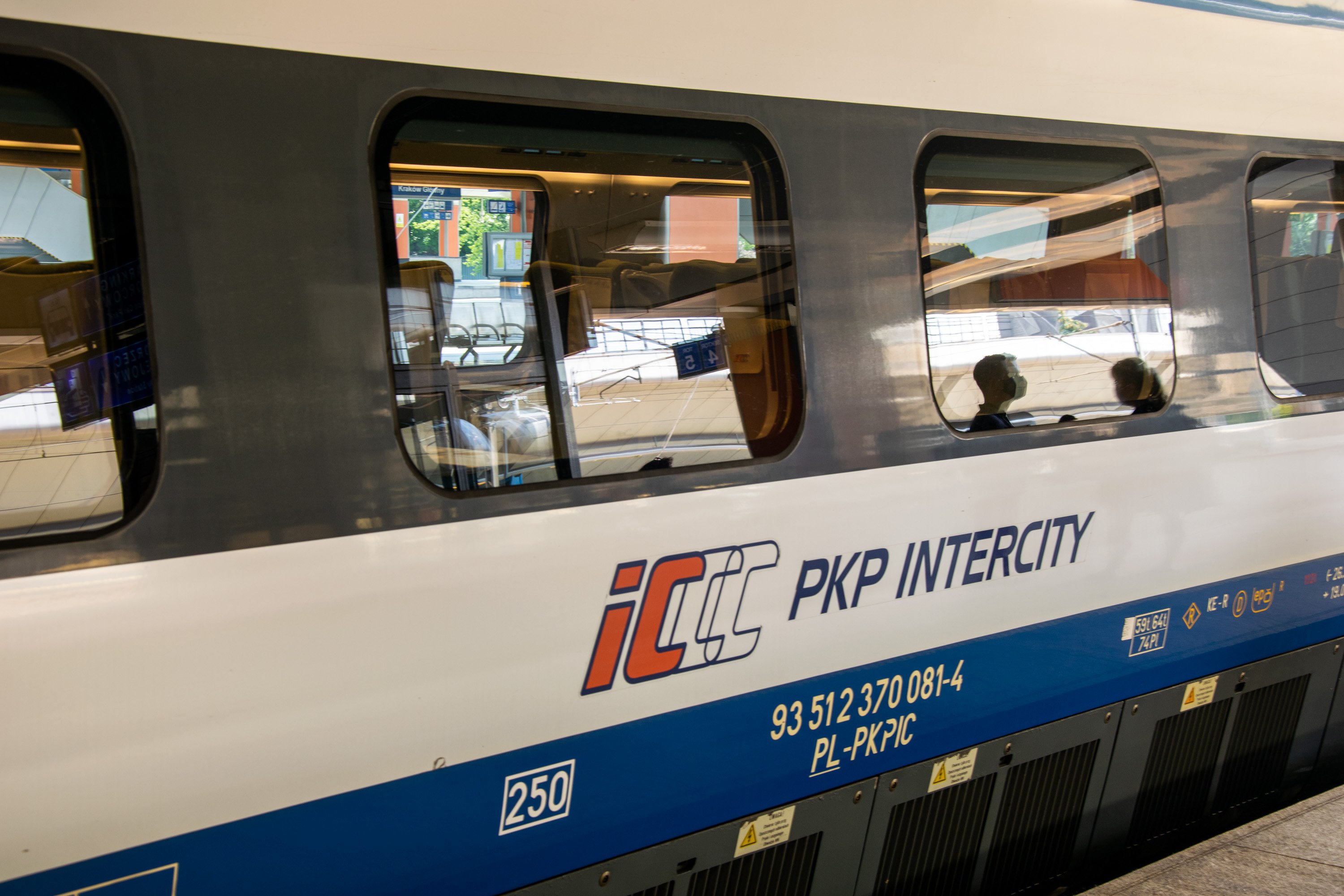 Kolejowe zaległości. Co trzeci skład PKP Intercity nie dociera zgodnie z rozkładem 3