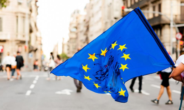 EuroPMI na maj 2026: powrót recesji w strefie euro 6 EuroPMI: recesja wróciła do strefy euro. Usługi spadają jak kamienie