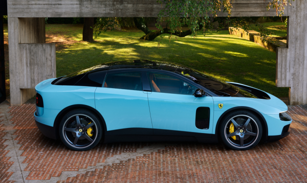 Akcje Ferrari spadają po debiucie modelu Luce. Czy to strategiczna pomyłka? 8 O "Luce" na kursie Ferrari. Pierwszy elektryk stajni spowodował wyprzedaż akcji