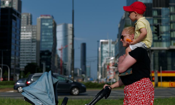 NEWS FIN 47 Matka Polka z wyższym wykształceniem i po trzydziestce. Nowe badania…