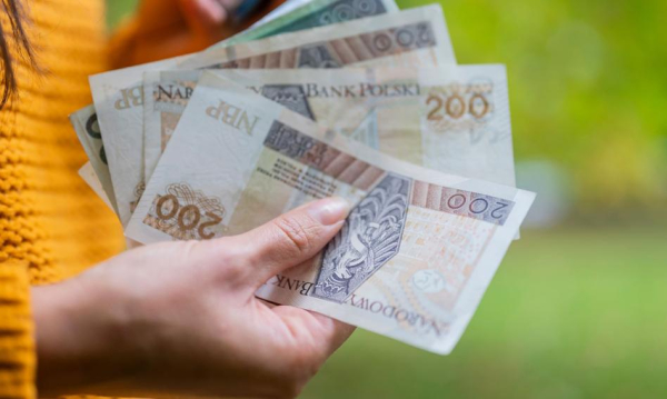 Płace rosną najwolniej od 5 lat. Zatrudnienie nadal maleje