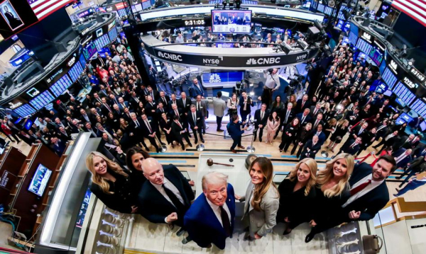 Zwroty, które wstrząsają rynkiem i nie mają pokrycia w rzeczywistości. Tak Trump wpływa na rynki.