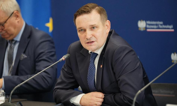Tajwan's leading company will invest in Poland. Deputy Minister announces "a car that will conquer Europe" 2 Tajwański gigant zainwestuje w Polsce. Wiceminister zapowiada „samochód, który zdobędzie Europę”