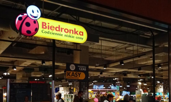 Biedronka: Wojna cenowa tnie zyski, lecz obroty w górę.