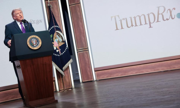 Złote napisy do usunięcia. Nazwisko Trump znika z Kennedy Center Złote napisy do usunięcia. Nazwisko Trump znika z Kennedy Center