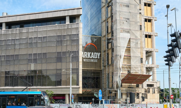 NEWS FIN 20 Osiemdziesiąt procent budynków biurowych w Polsce potrzebuje modyfikacji. Sektor nieruchomości rozpoczyna nowy…