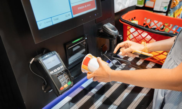 Brak przepisów dotyczących kradzieży w punktach samoobsługowych. Parlamentarzysta apeluje o reformy