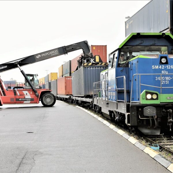 NEWS FIN 27 PKP Cargo: Duża sprzedaż akcji, nowe papiery dla dłużników i inwestorów