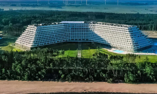 Hotel Gołębiewski w Pobierowie otwiera się wcześniej. „Czuję się oszukana, oferta była&hellip;