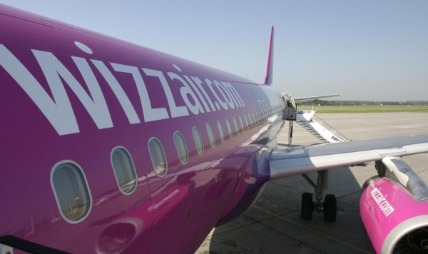 NEWS FIN 25 Zakończenie trybu samolotowego? Wizz Air podejmuje wyzwanie rynkowe, a Ryanair szacuje koszty