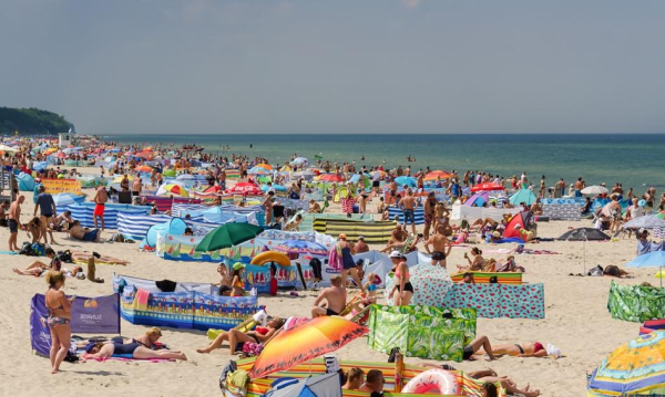 Letnia kampania systemu kaucyjnego. Automaty na butelki staną na plażach i w&hellip;