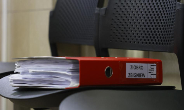 Sędzia odrzucona z postępowania dotyczącego Ziobry. „Posiada w swoim portfelu 102 akcje TV Republika”