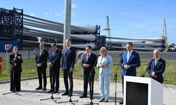 Terminal morski w Świnoujściu. Orlen rozpoczyna inwestycję, która odmieni układ sił Terminal morski w Świnoujściu. Orlen rozpoczyna inwestycję, która odmieni układ sił