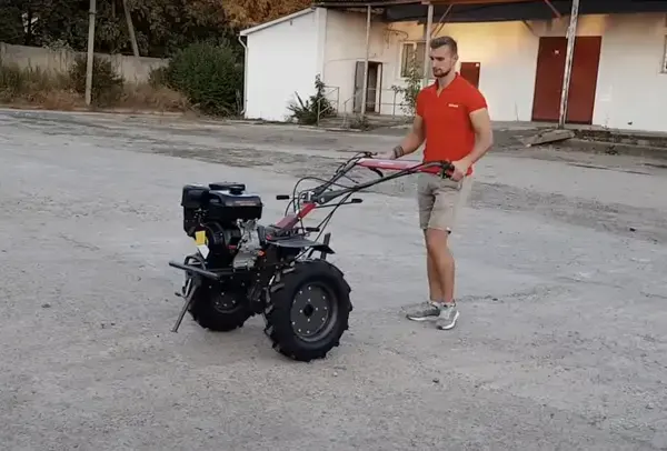 NEWS FIN 38 WEIMA WM1100F-6 DIFF 13KM: czy warto dopłacić do mocniejszego ciągnika jednoosiowego?