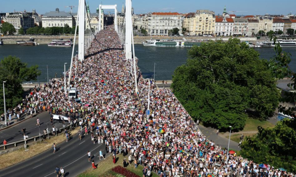 Węgierska prokuratura wycofała zarzuty przeciwko burmistrzowi Budapesztu za Paradę Równości