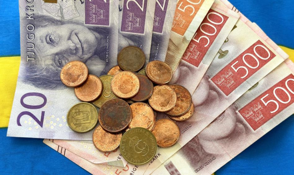 NEWS FIN 44 Gotówka jako obowiązek w sklepach i aptekach. Szwecja wprowadza nowe…