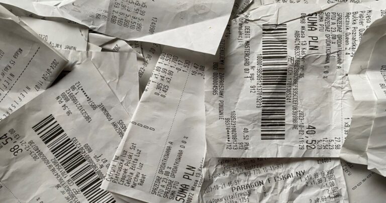 Paragon bierz ze sobą. Kasjer z fikcyjnych zwrotów wyciągnął 50 tys. zł