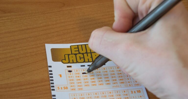Wielka wygrana w Eurojackpot. Wiemy, gdzie kupili zwycięskie losy